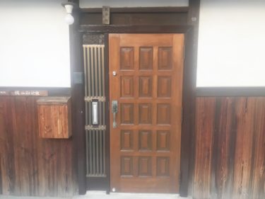 泉南市K様邸　木製扉