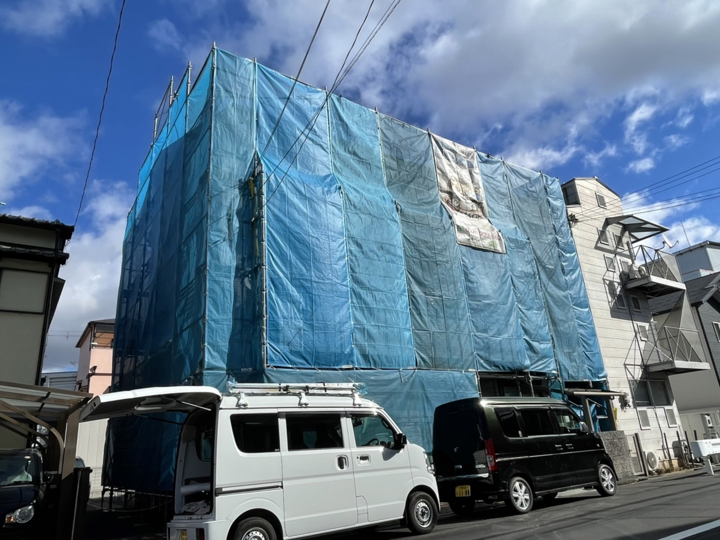 泉大津市S様邸　屋根・外壁塗装工事着工しました！！