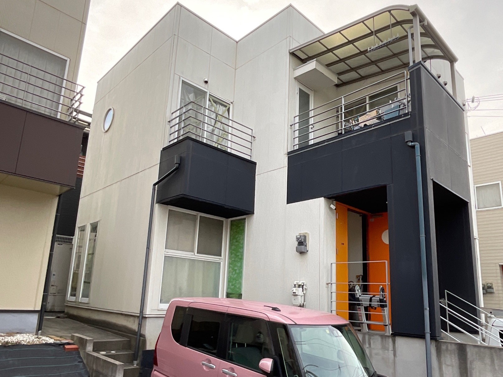 和泉市N様邸　屋根・外壁塗装工事着工しました！！